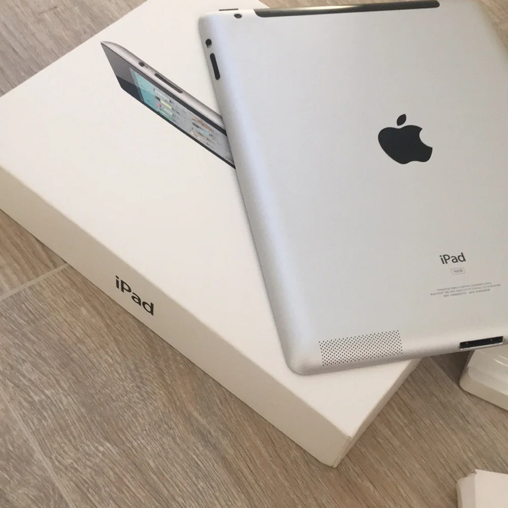 Apple I pad 16G 3G and accessories
